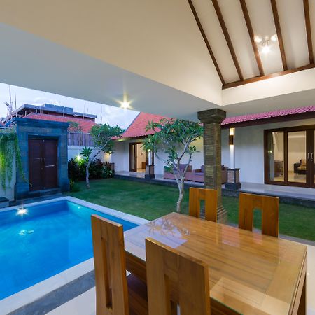 Paisa Villa Seminyak Exterior foto
